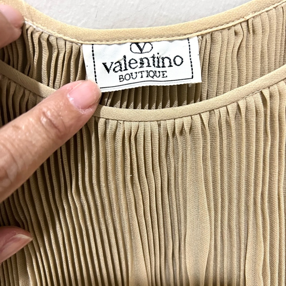 Valentino Boutique Vintage Beige Gold  Pleated Top Blouse Size M - Picture 2 of 10